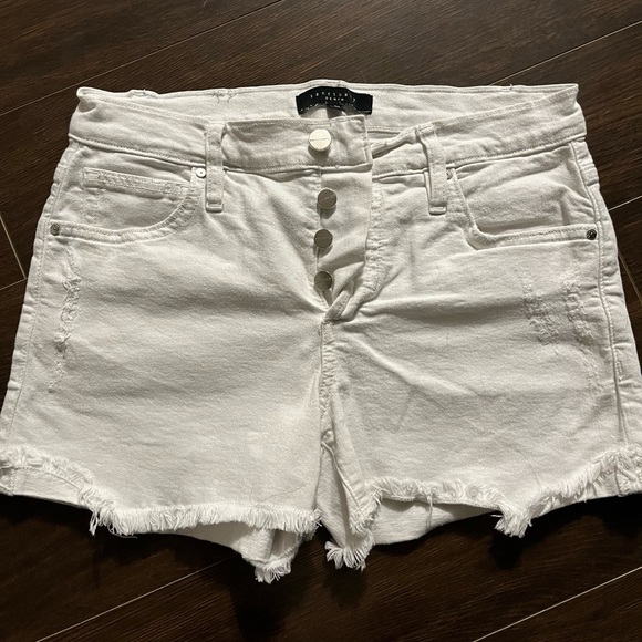 White denim shorts - Picture 1 of 2